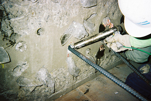 Grease-Consistent Epoxy Adhesive for Civil Engineering